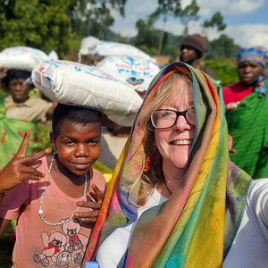 FROM SILVERBACKS TO SCHOOLYARDS: Sharon Reviews The Great Gorilla Project