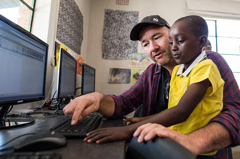 Volunteers Teaching in Zimbabwe