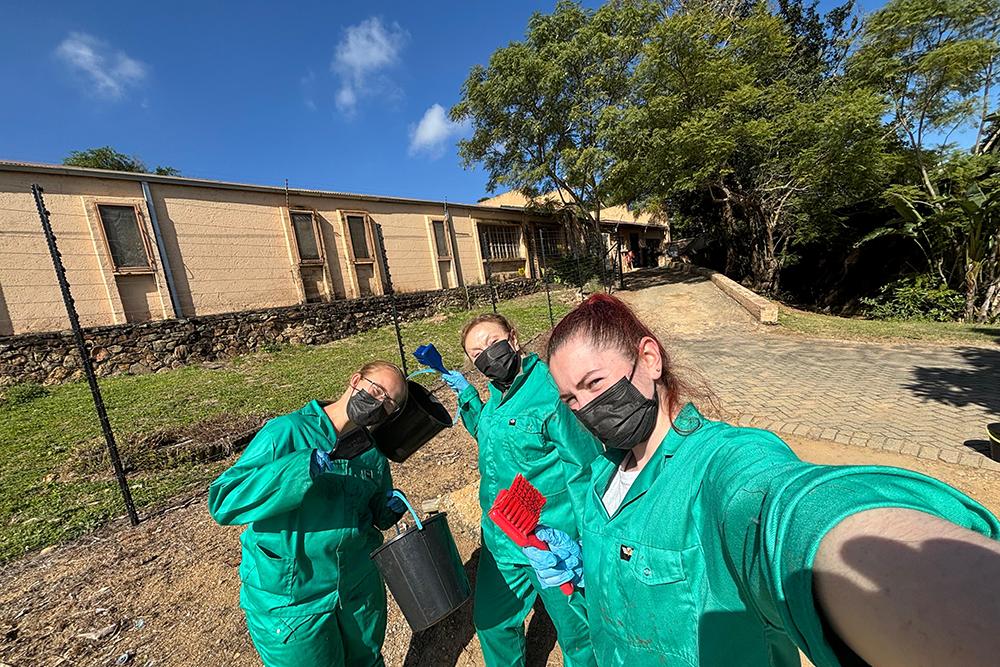 Volunteer Chloe at Chimp Eden - The Jane Goodall Institute.