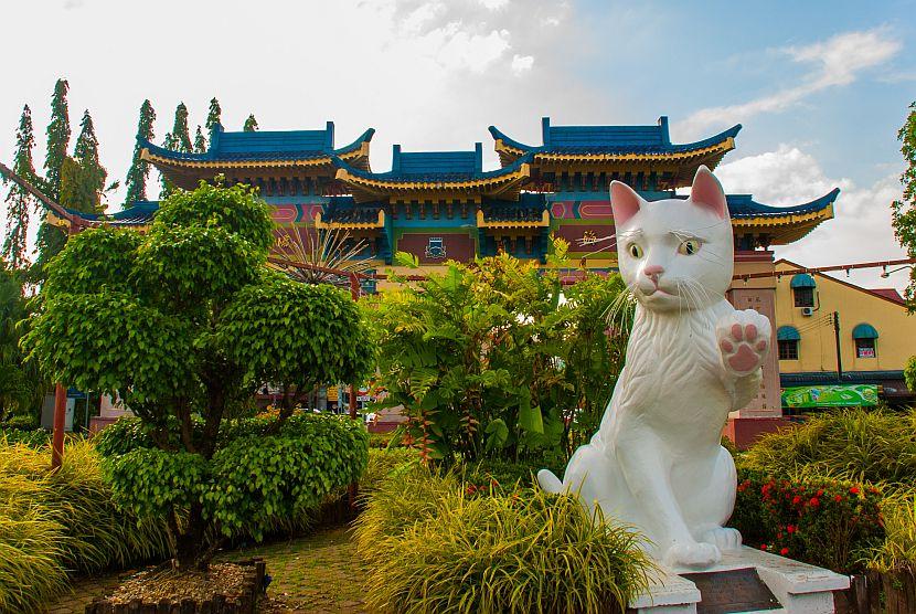 Giant cat Kuching